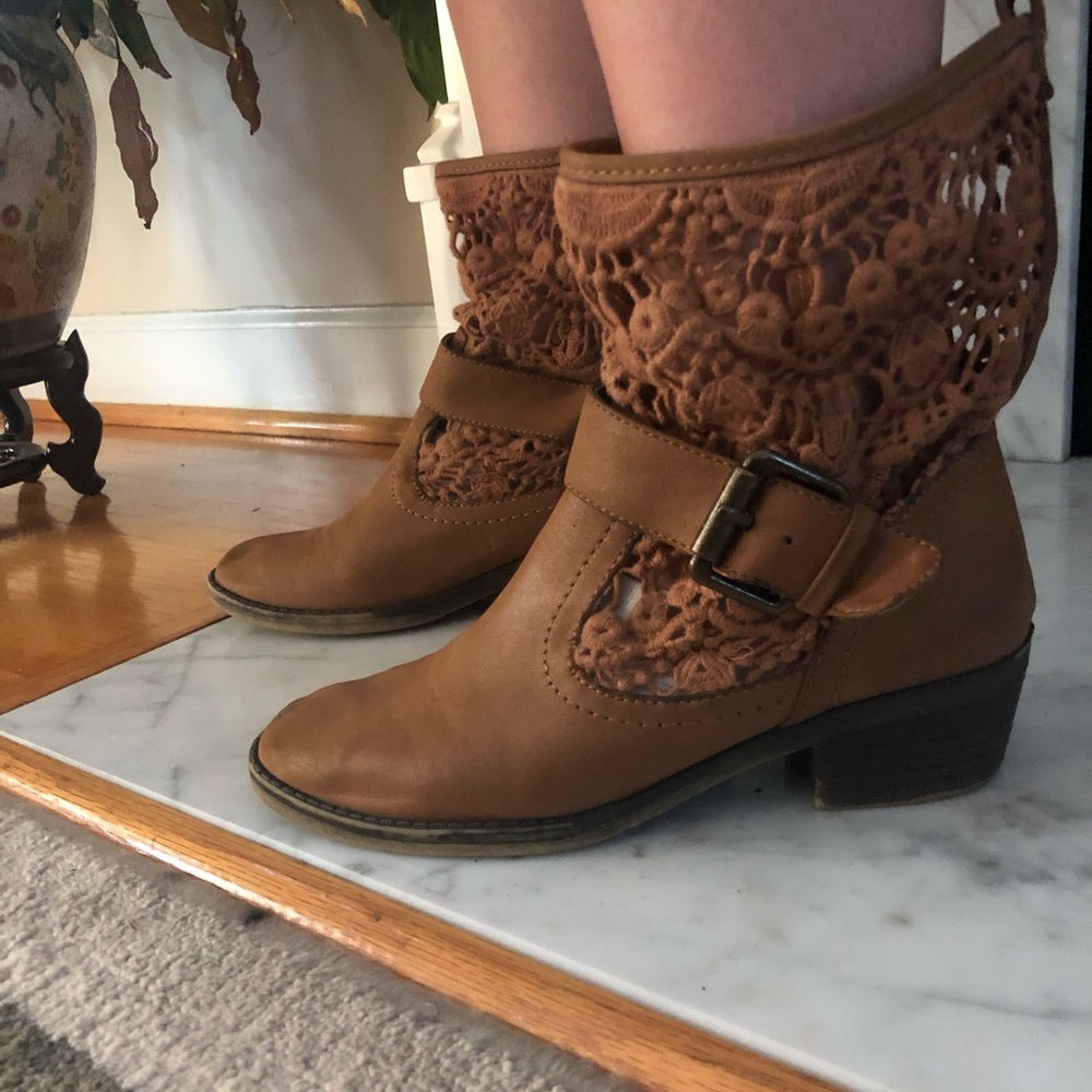 BareTraps Boots